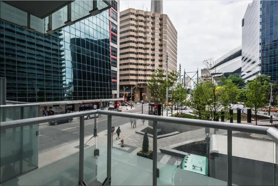 Skyline Suites - Walk To Mtcc, Acc, Rogers Centre & Entertainment District Toronto Exterior foto