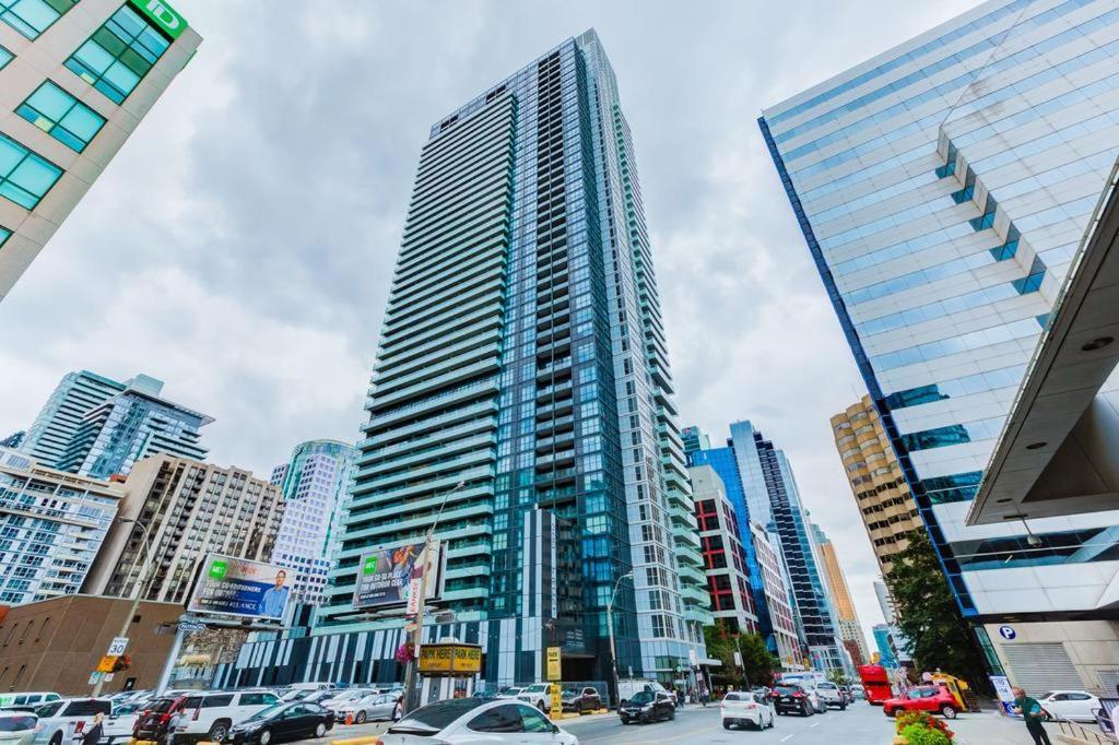 Skyline Suites - Walk To Mtcc, Acc, Rogers Centre & Entertainment District Toronto Exterior foto